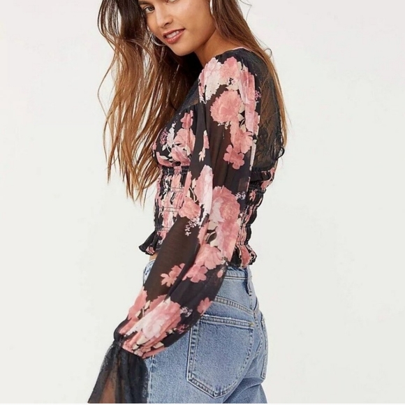 Free People Lace Floral Top. NWT Size Small. Excellent Condition - Picture 3 of 14